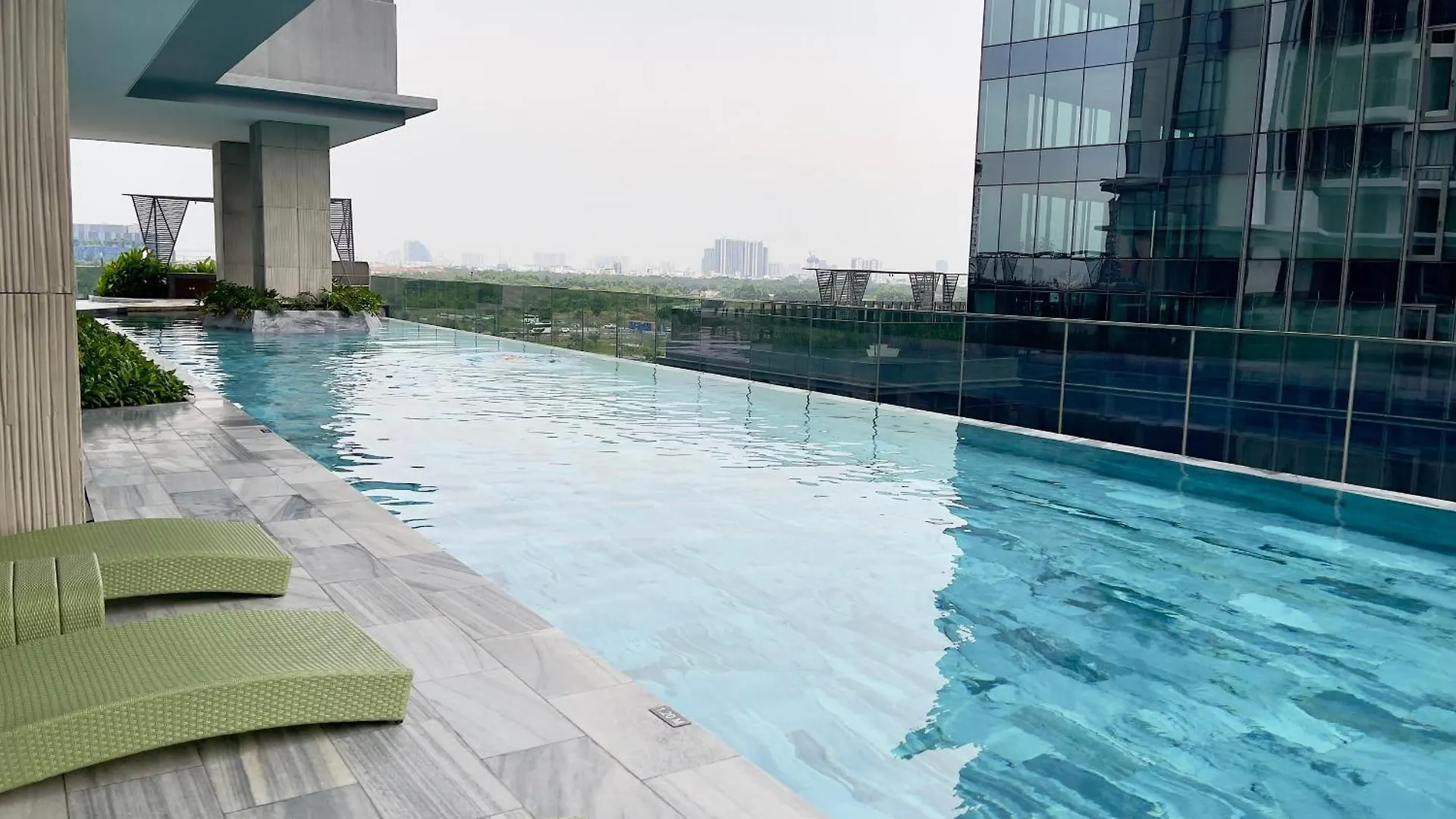 M-H Residence - Crest Metropole Apartments Two Bedrooms With Pool Ho Chi Minh City