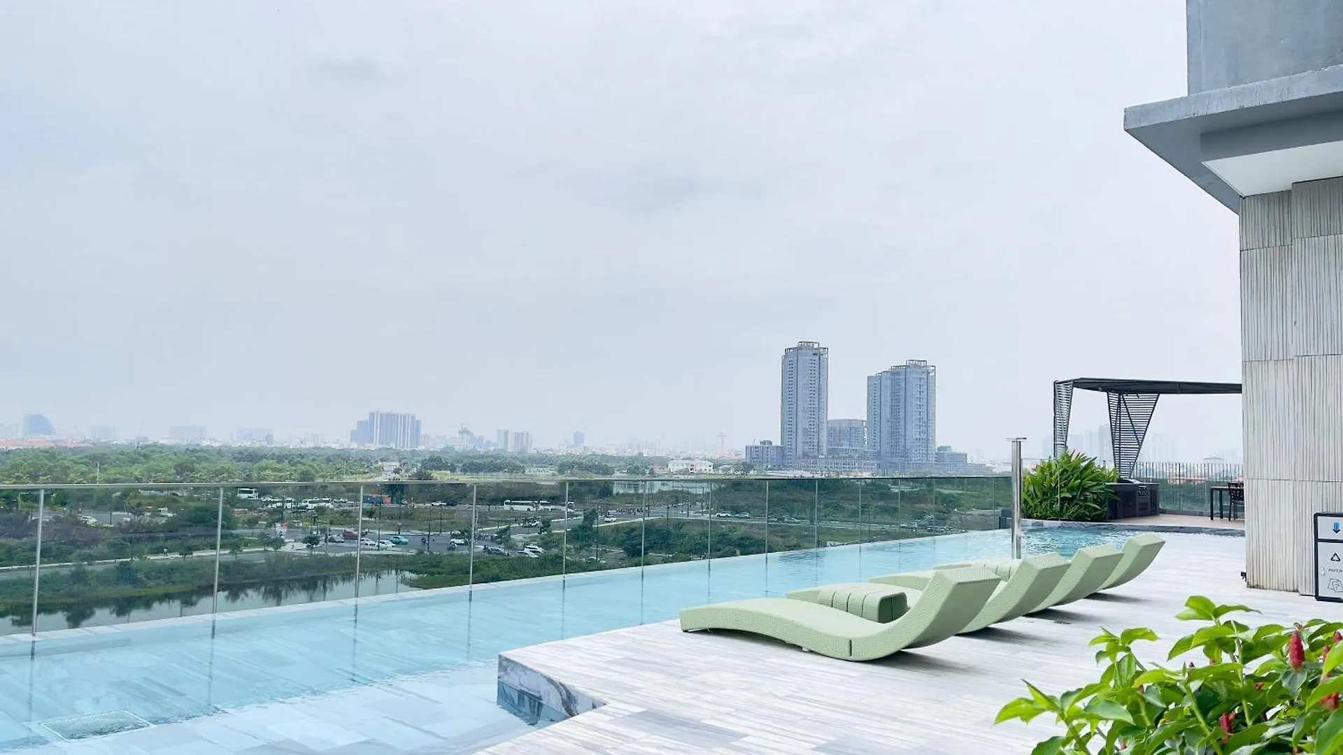 M-H Residence - Crest Metropole Apartments Two Bedrooms With Pool Ho Chi Minh City