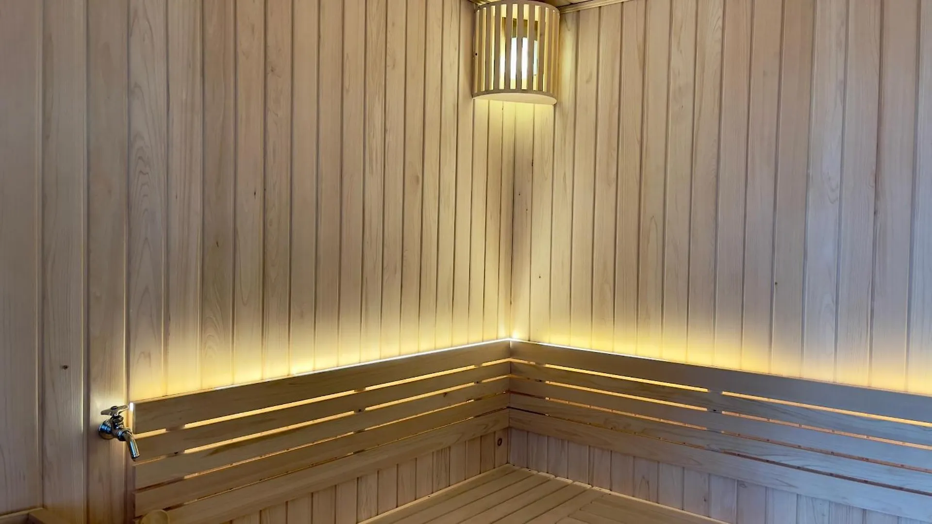 M-H Residence - Crest Metropole Apartments Two Bedrooms With Pool Ho Chi Minh City 0*,