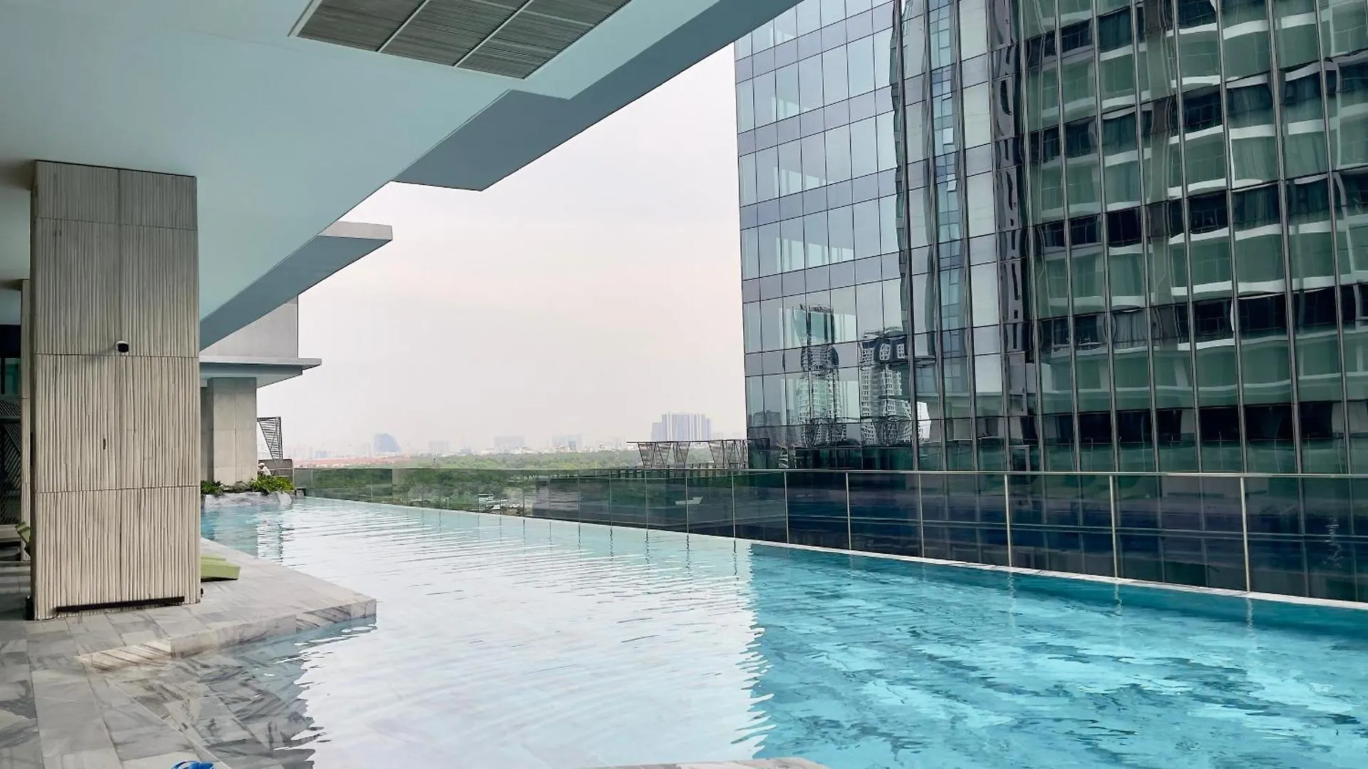 M-H Residence - Crest Metropole Apartments Two Bedrooms With Pool Ho Chi Minh City