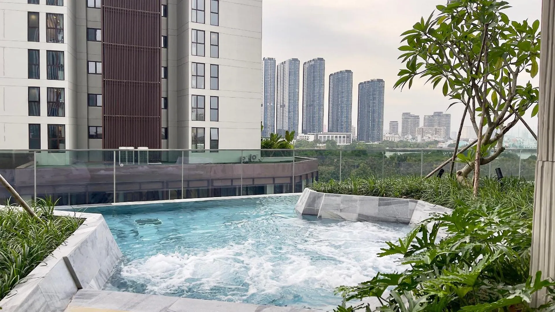 M-H Residence - Crest Metropole Apartments Two Bedrooms With Pool Ho Chi Minh City